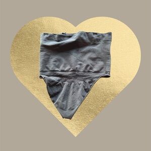 High-Waisted Black Bodysuit.   L8